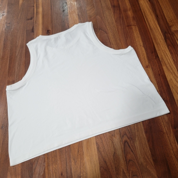 Athleta Crop Crew Neck Tank Size XL - Picture 2 of 6